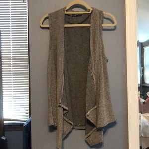 Sleeveless cardigan